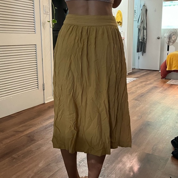 Button Down Gold Skirt - Picture 5 of 5